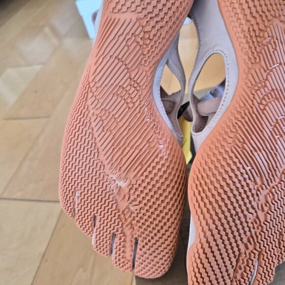 Vibram V-Soul FiveFingers Sz 41 US 9-9.5 Dusty Pink & Coral - Picture 6 of 10
